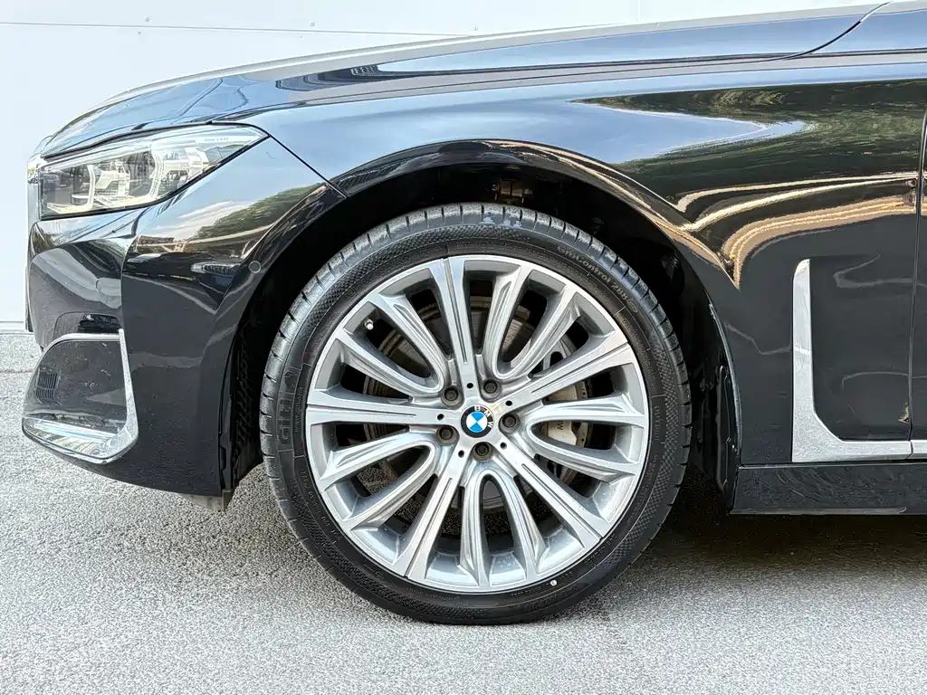 BMW 7 Series — фото 4