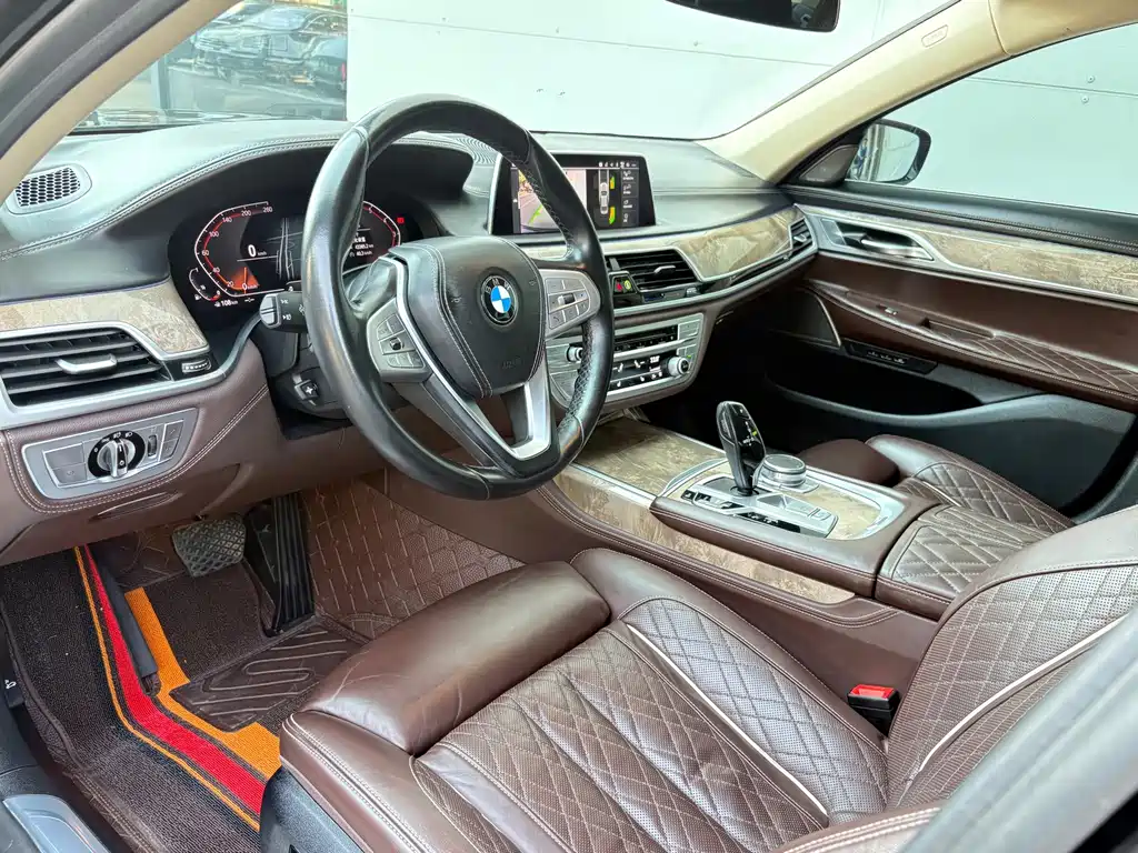 BMW 7 Series — фото 5