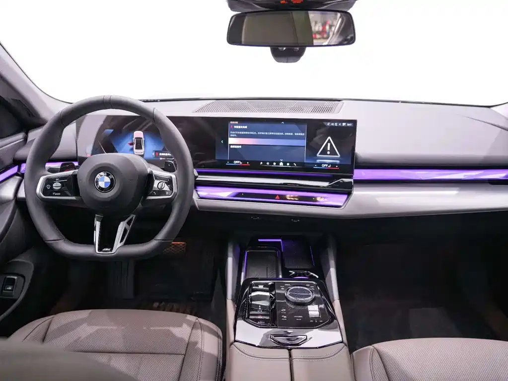 BMW 5 Series — фото 17