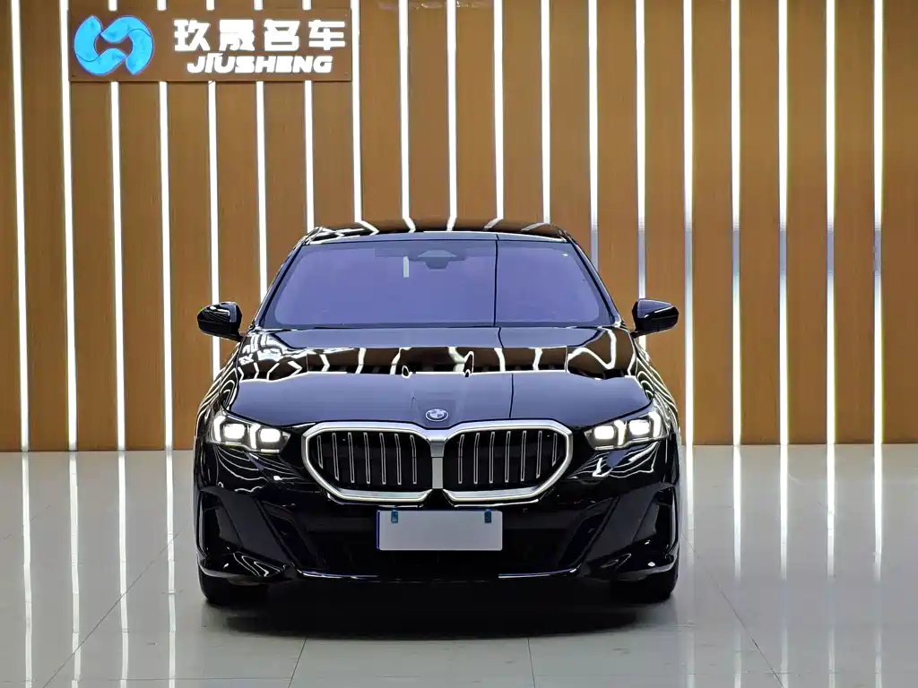 BMW 5 Series (Import) — фото 2