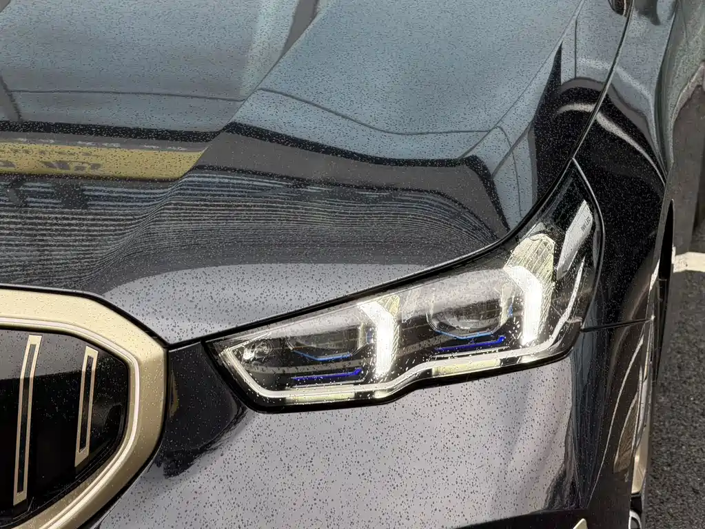 BMW 5 Series — фото 13