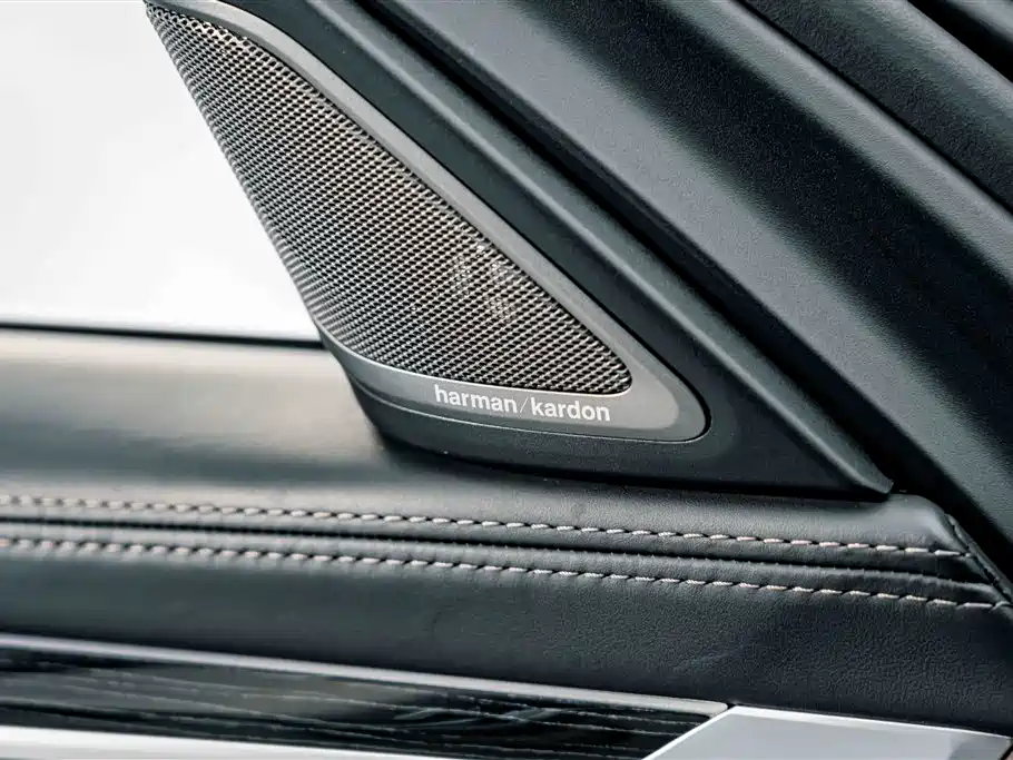 BMW 7 Series — фото 17