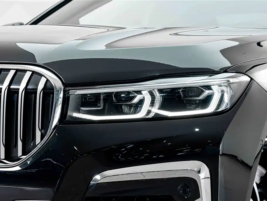 BMW 7 Series — фото 4