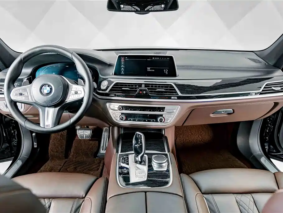 BMW 7 Series — фото 10