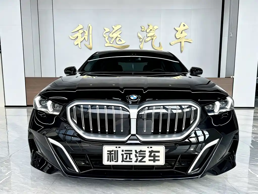 BMW 5 Series — фото 2