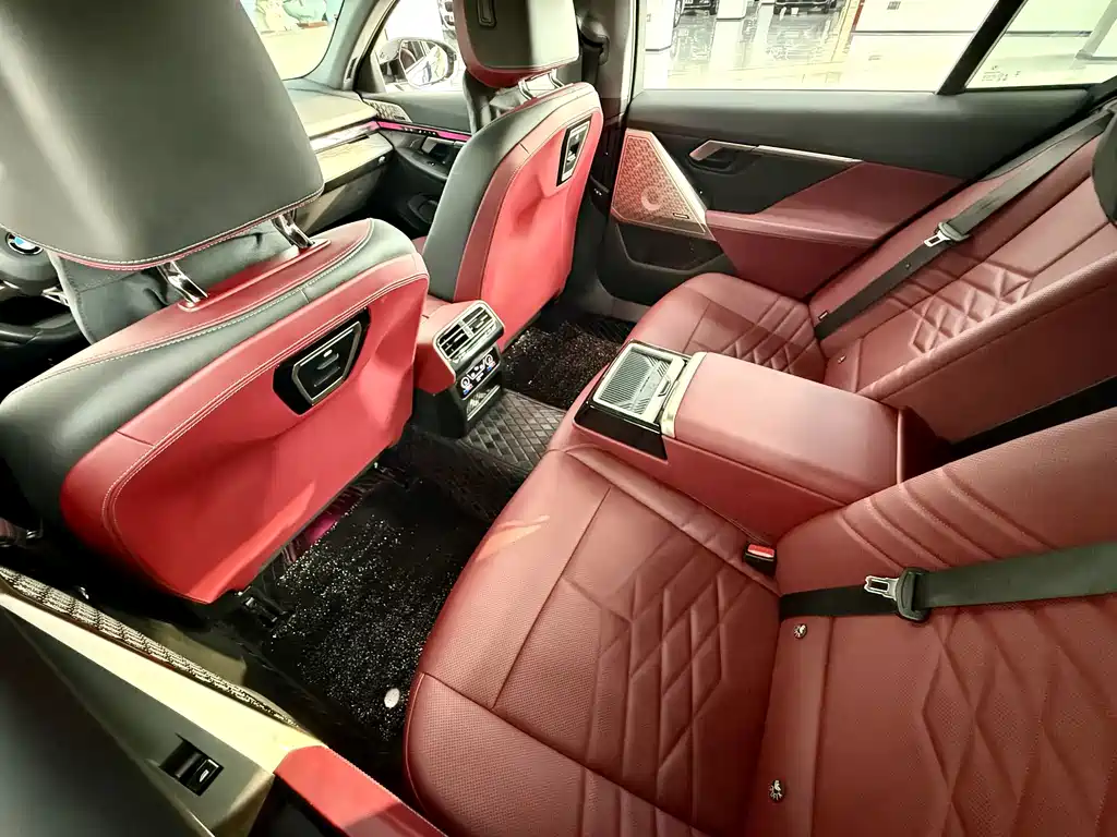 BMW 5 Series — фото 10