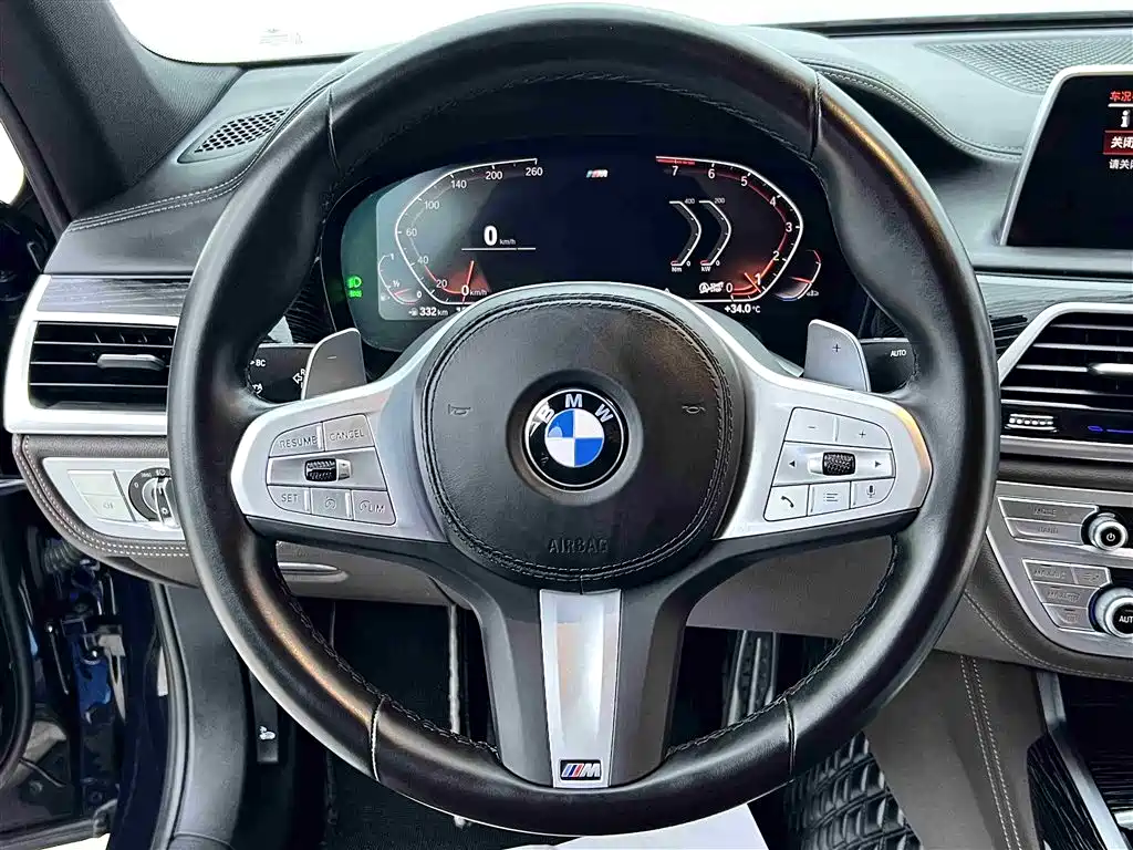 BMW 7 Series — фото 13