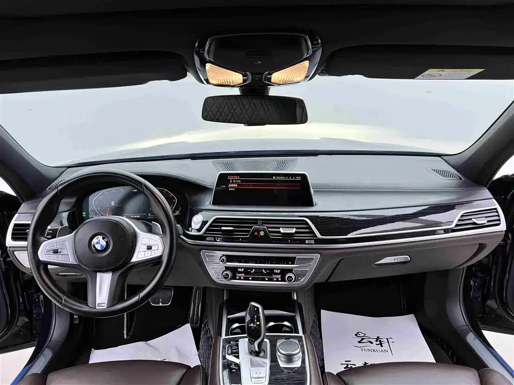 BMW 7 Series — фото 8