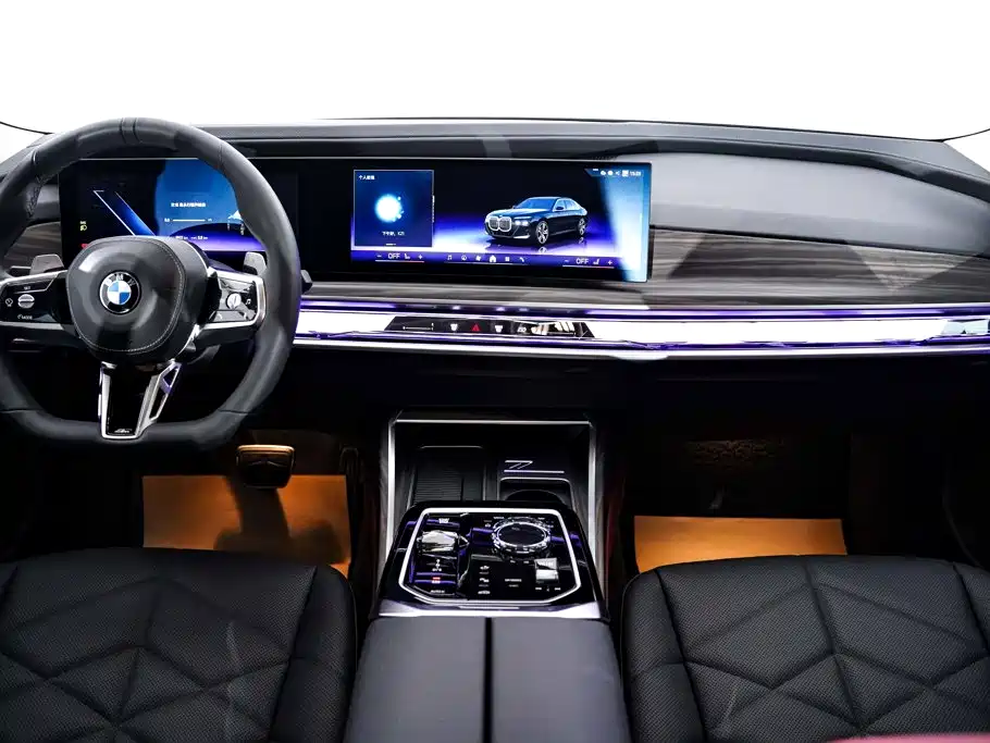 BMW 7 Series — фото 14