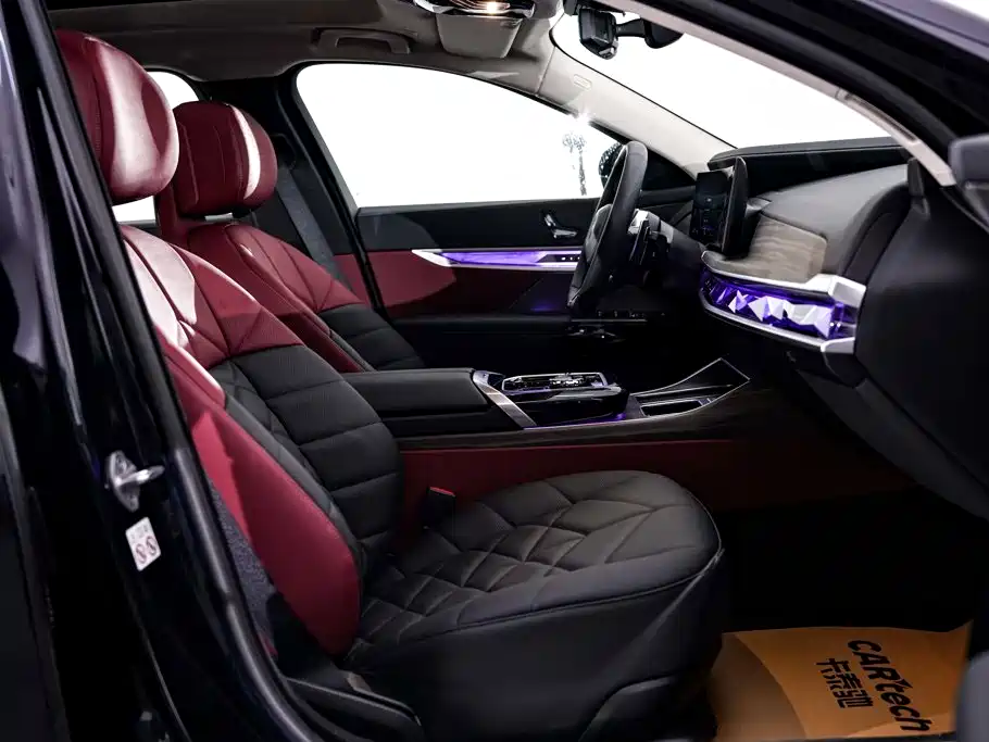 BMW 7 Series — фото 19