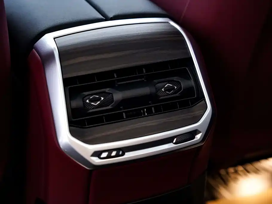 BMW 7 Series — фото 31