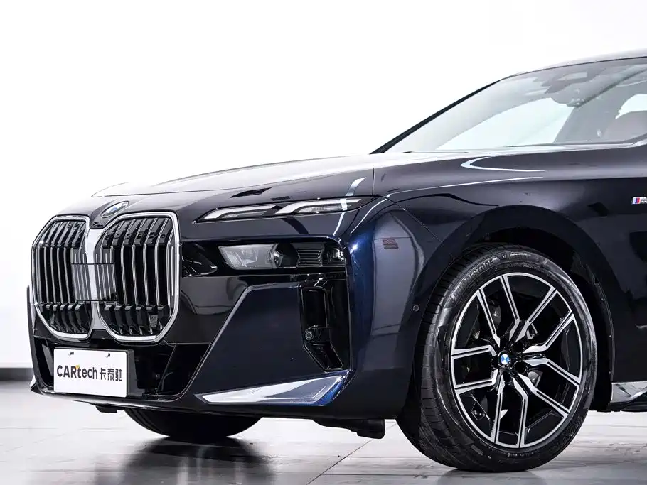 BMW 7 Series — фото 5