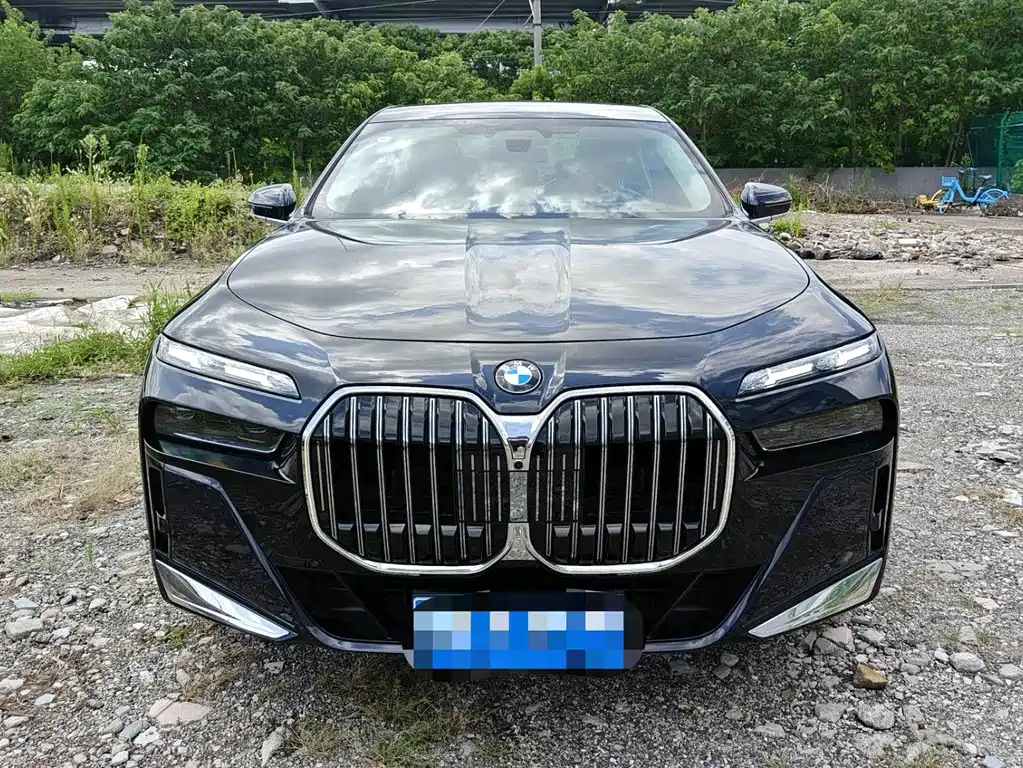 BMW 7 Series — фото 2
