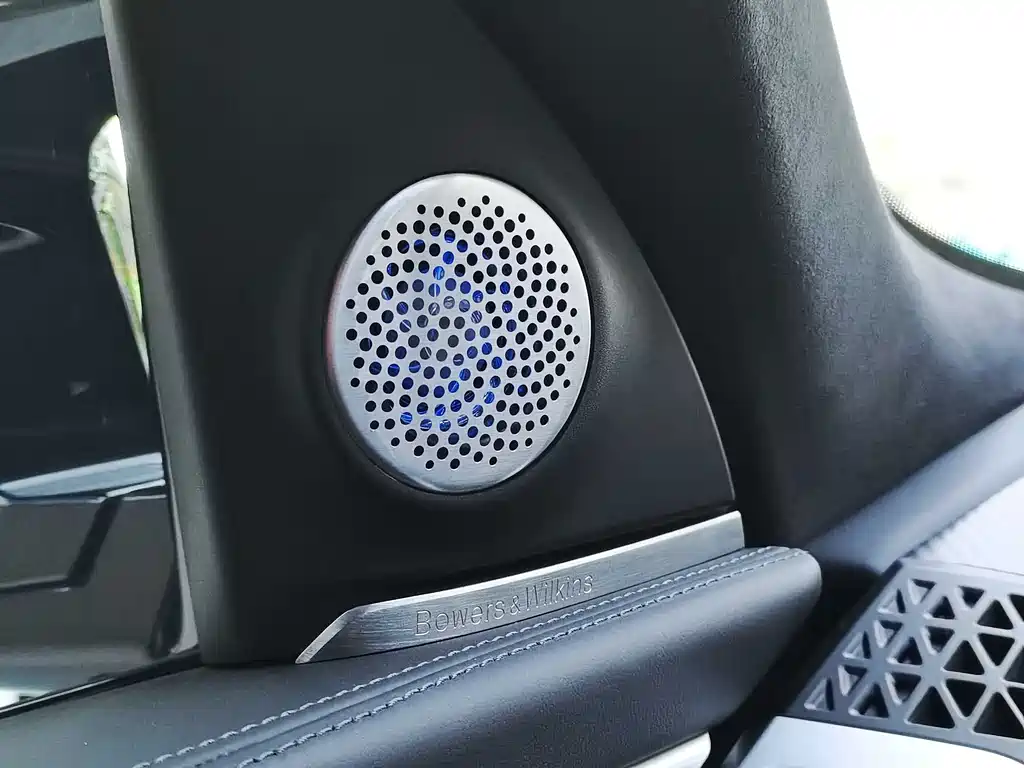 BMW XM — фото 27