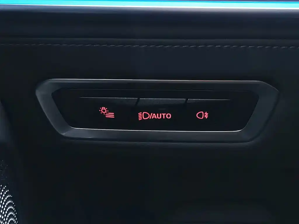 BMW XM — фото 28
