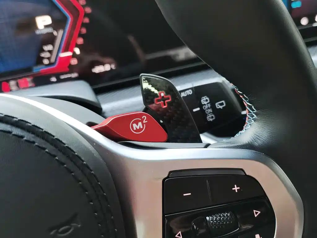 BMW XM — фото 30