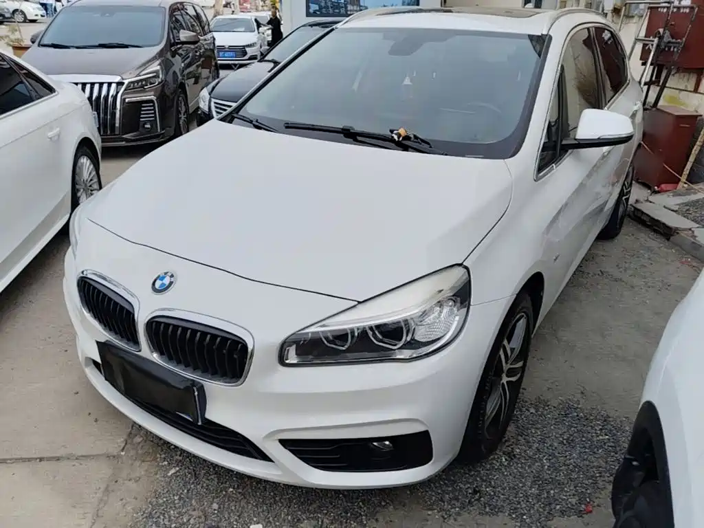 BMW 2 Series Active Tourer — фото 2