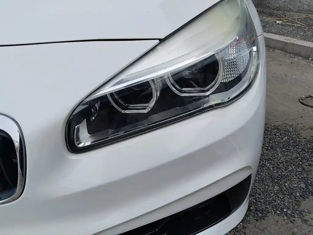 BMW 2 Series Active Tourer — фото 24