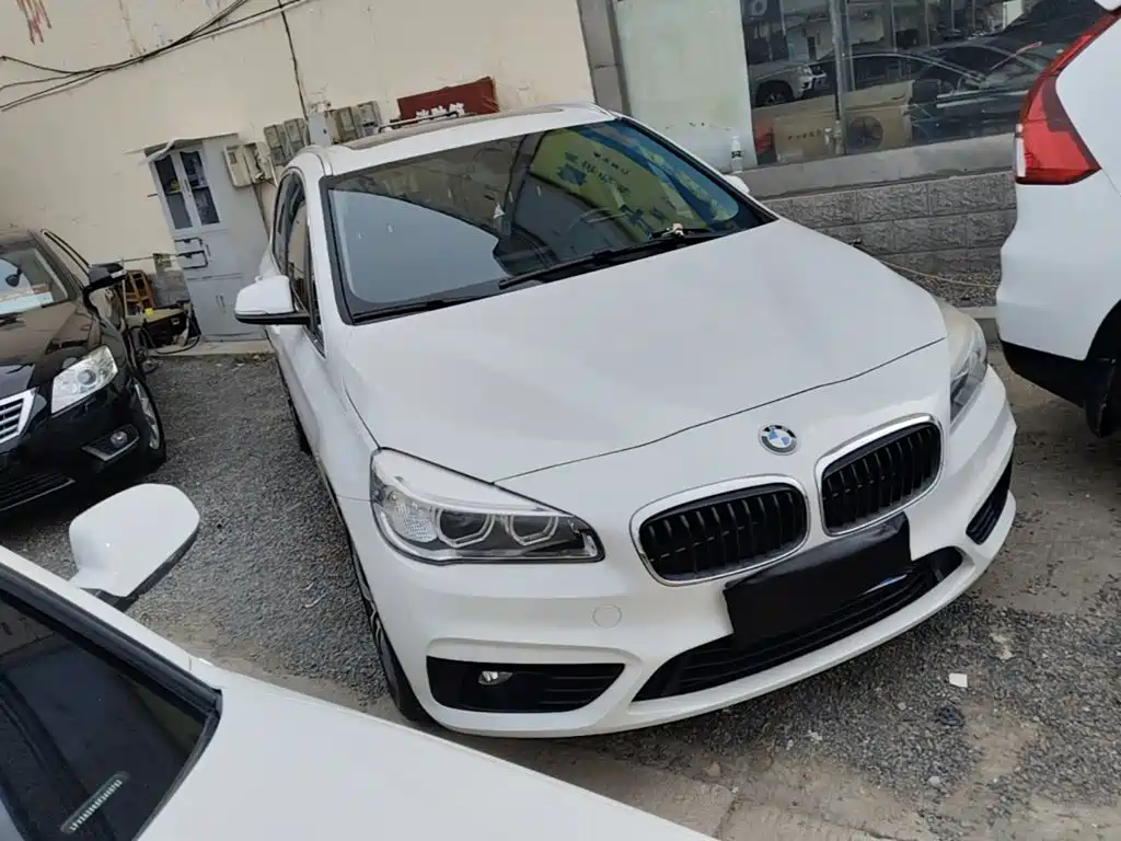 BMW 2 Series Active Tourer — фото 4