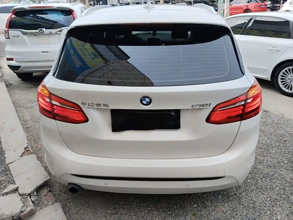 BMW 2 Series Active Tourer — фото 6