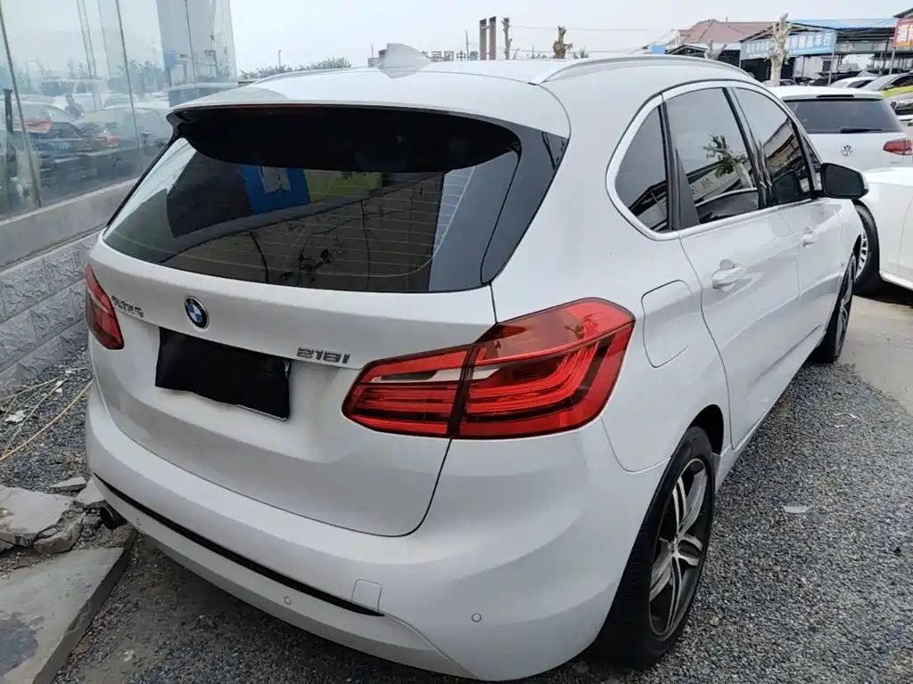 BMW 2 Series Active Tourer — фото 7