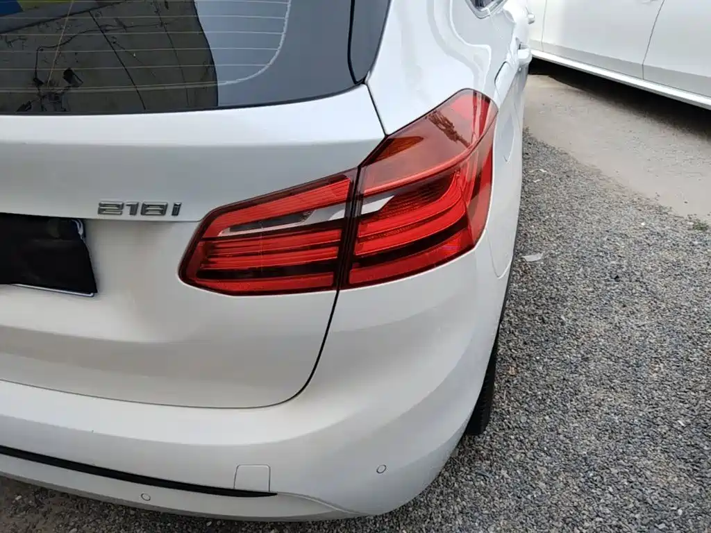BMW 2 Series Active Tourer — фото 8
