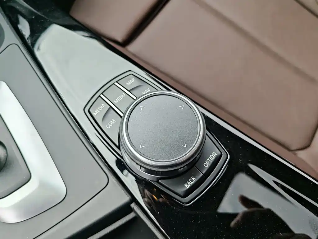 BMW 3 Series — фото 14