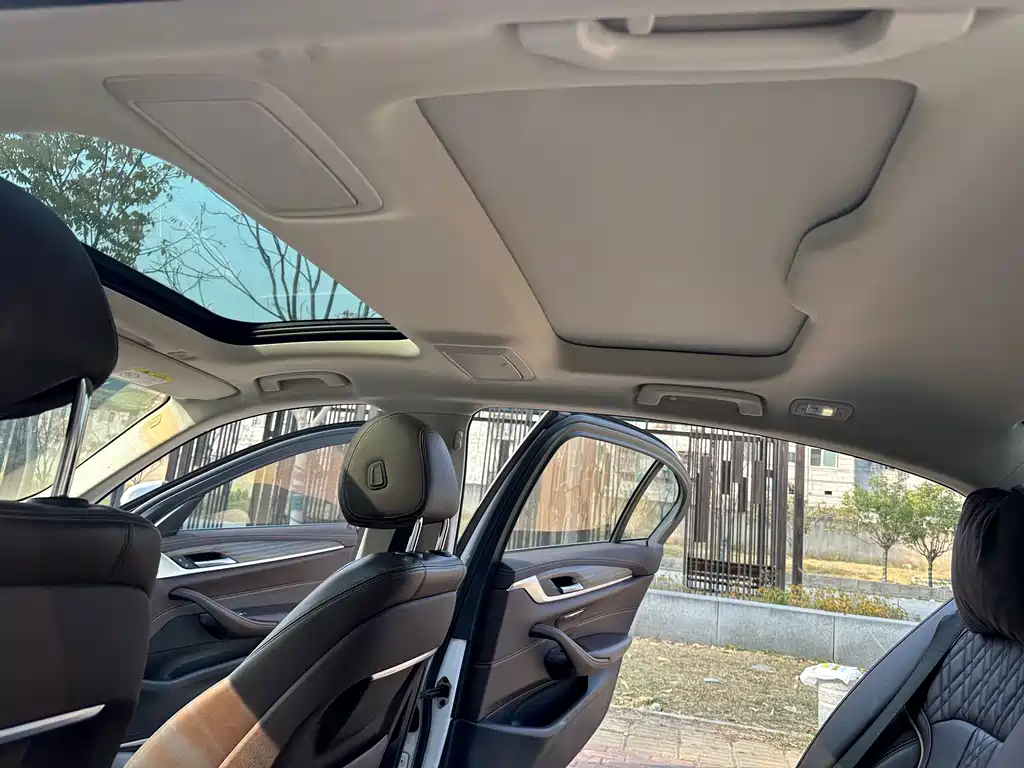 BMW 5 Series New Energy — фото 11