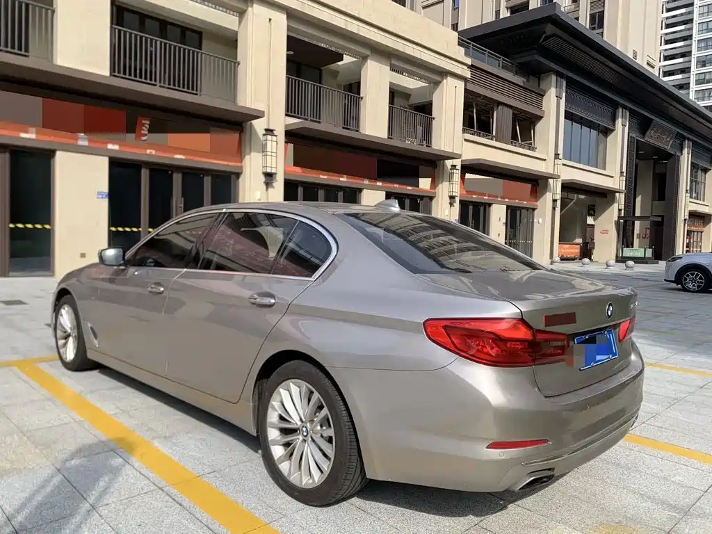 BMW 5 Series — фото 5