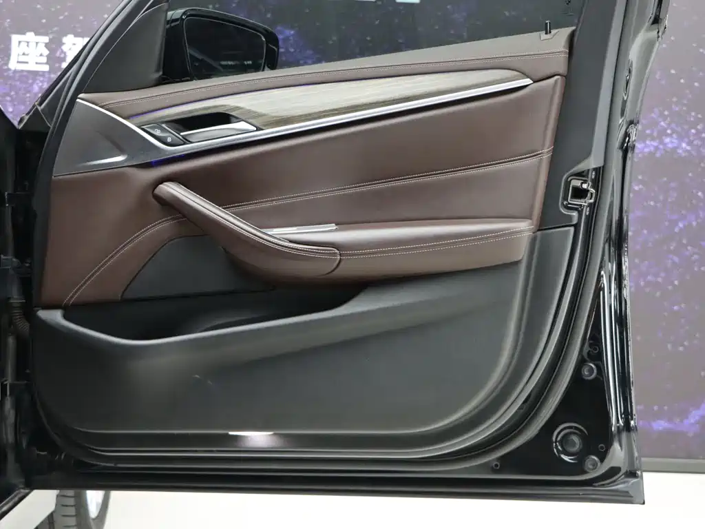 BMW 5 Series New Energy — фото 11