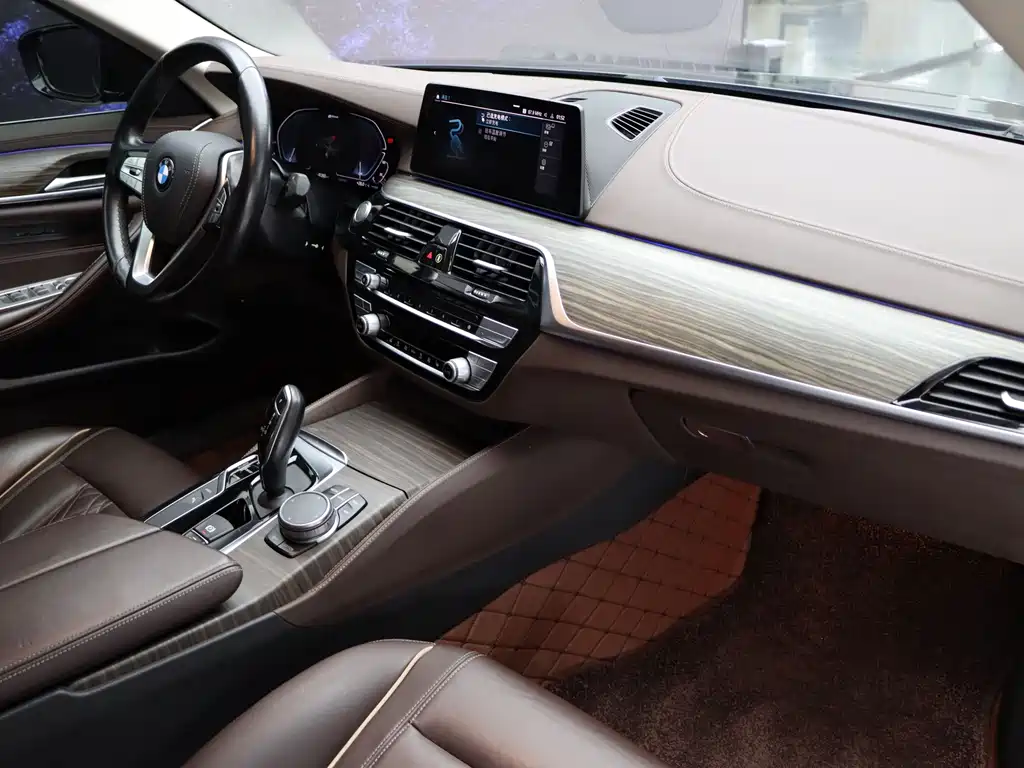 BMW 5 Series New Energy — фото 14