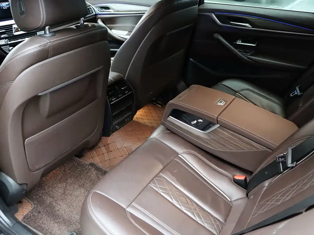 BMW 5 Series New Energy — фото 19