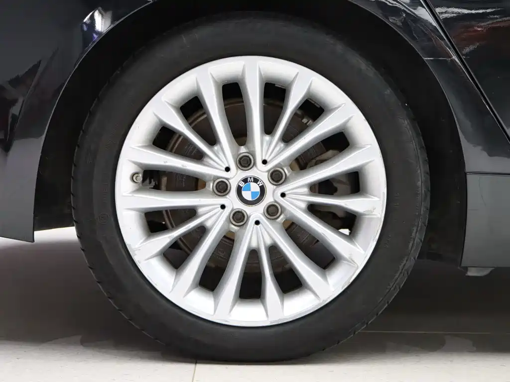 BMW 5 Series New Energy — фото 26