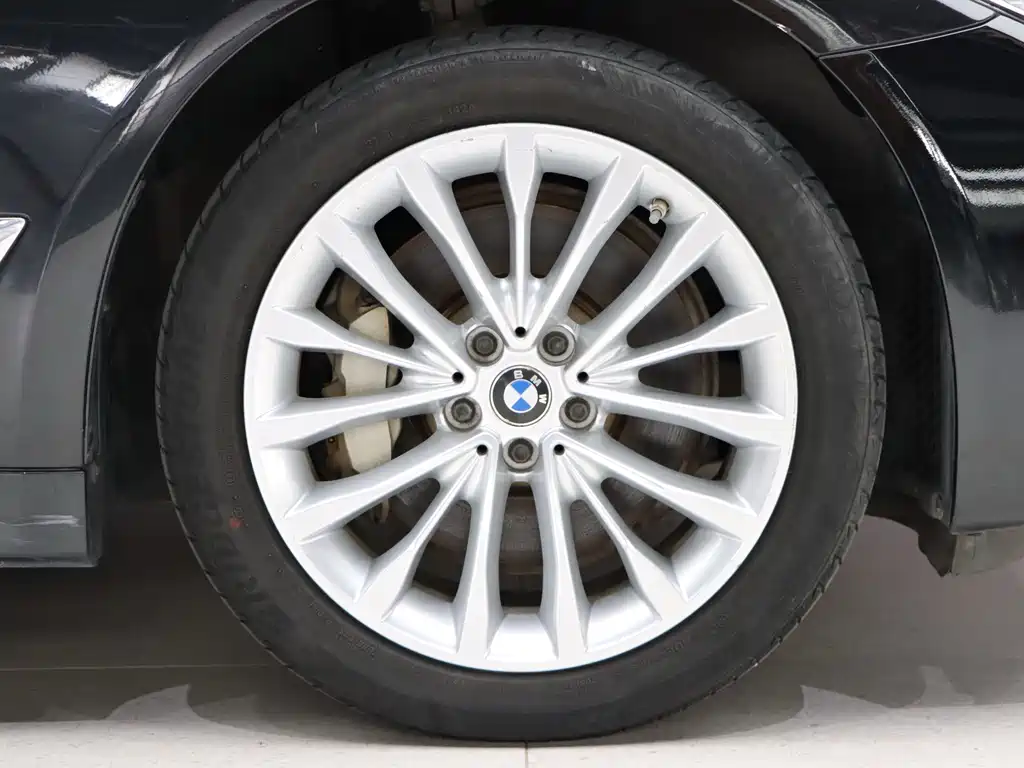 BMW 5 Series New Energy — фото 27