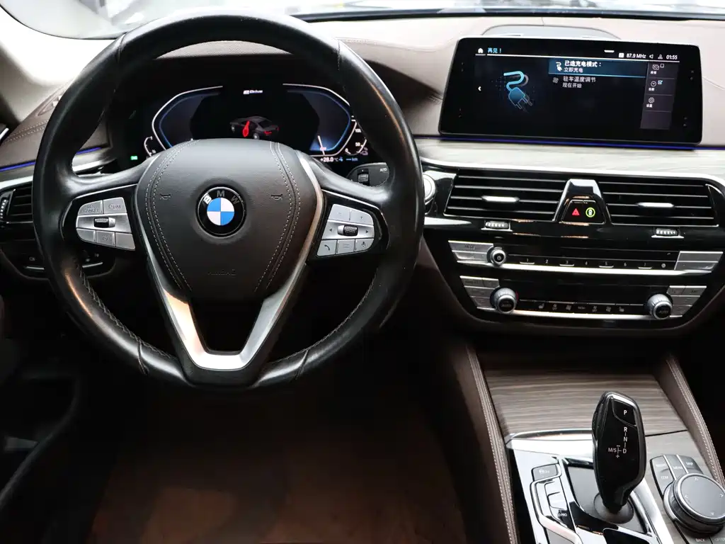 BMW 5 Series New Energy — фото 6