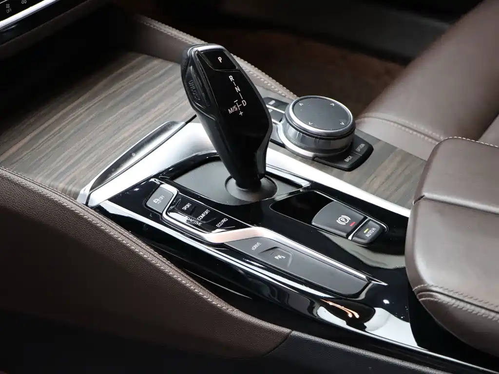 BMW 5 Series New Energy — фото 8
