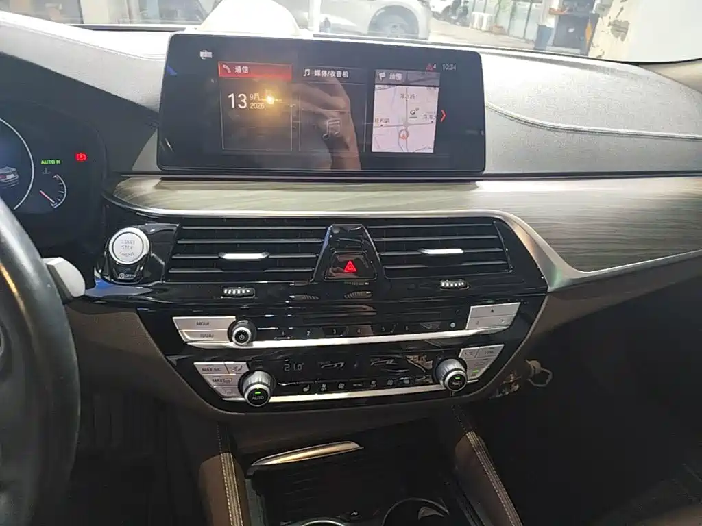 BMW 5 Series — фото 13