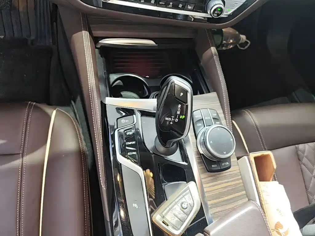 BMW 5 Series — фото 14