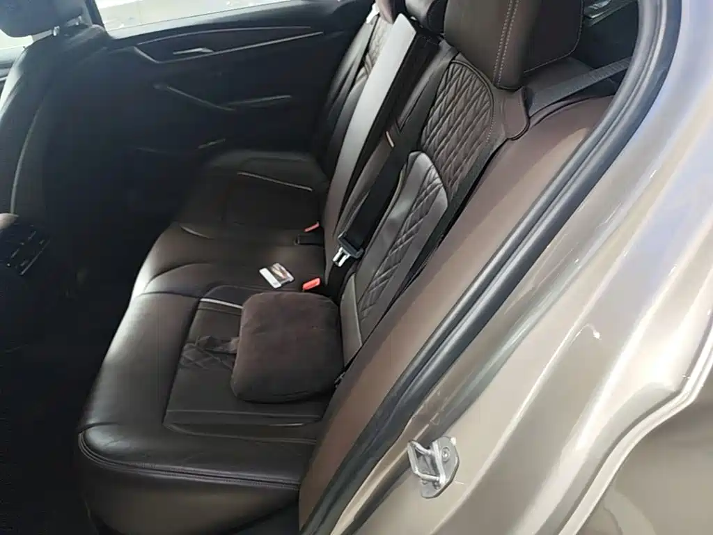 BMW 5 Series — фото 17