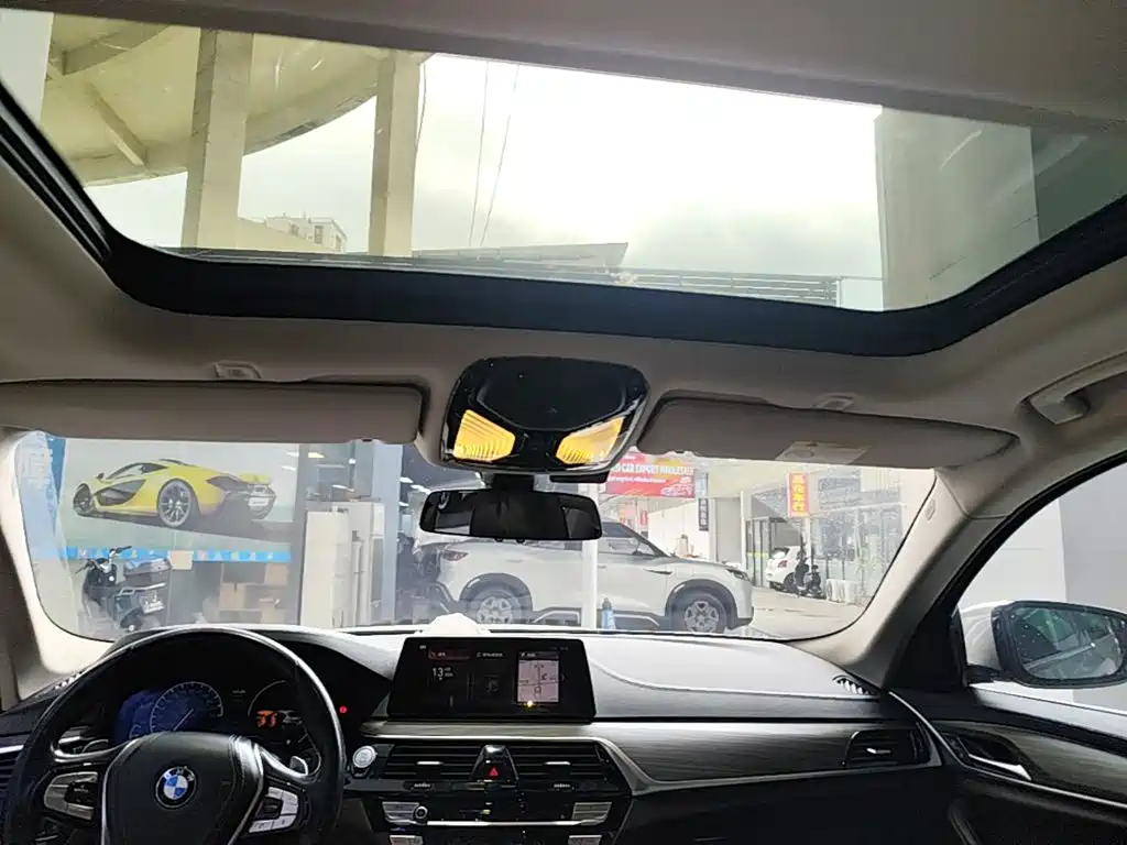 BMW 5 Series — фото 18