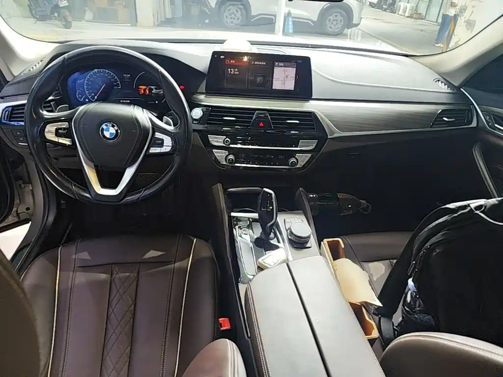 BMW 5 Series — фото 10