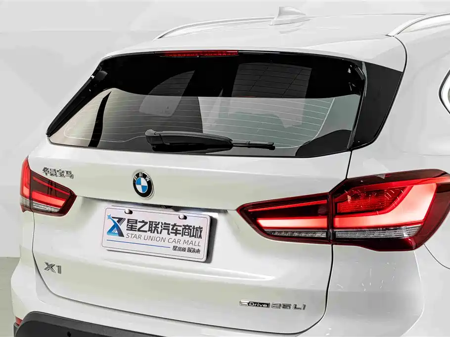 BMW X1 — фото 8