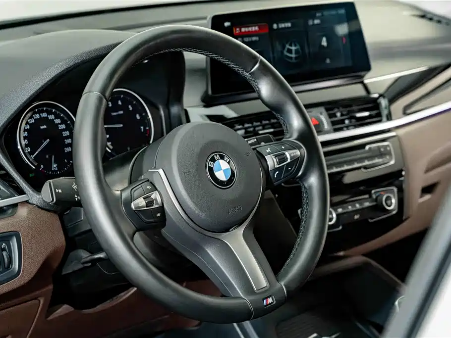 BMW X1 — фото 10