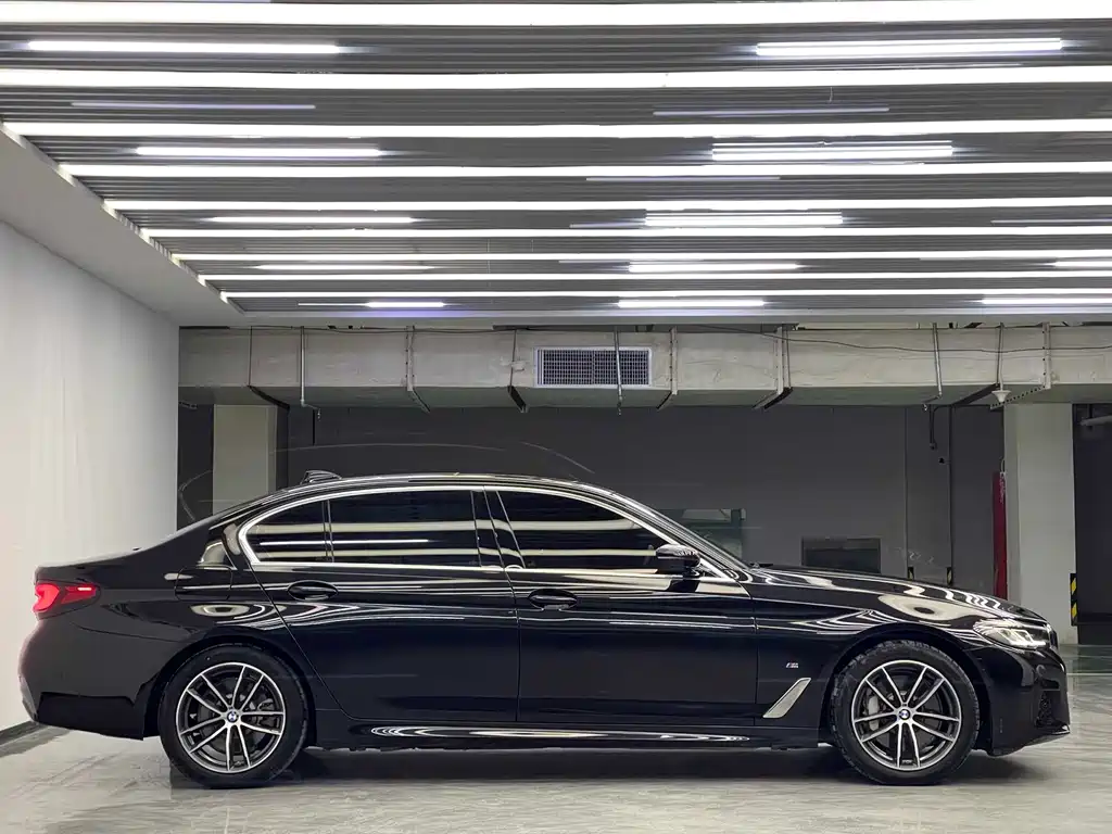 BMW 5 Series New Energy — фото 17