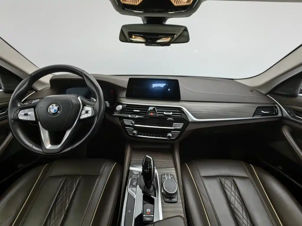 BMW 5 Series — фото 5