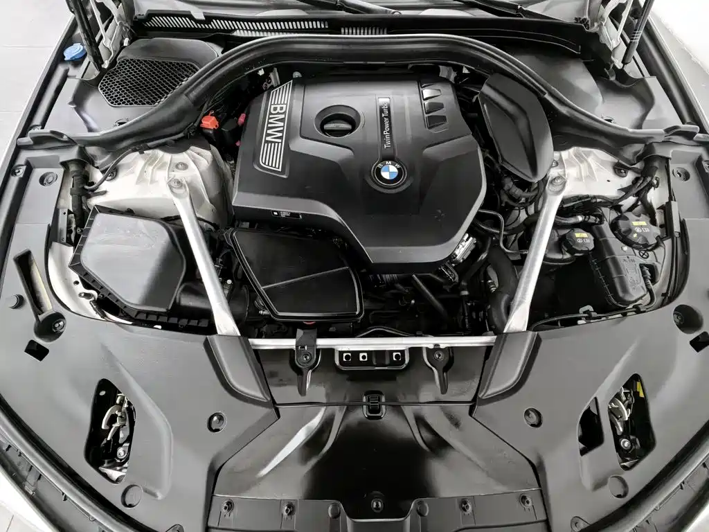 BMW 5 Series — фото 6