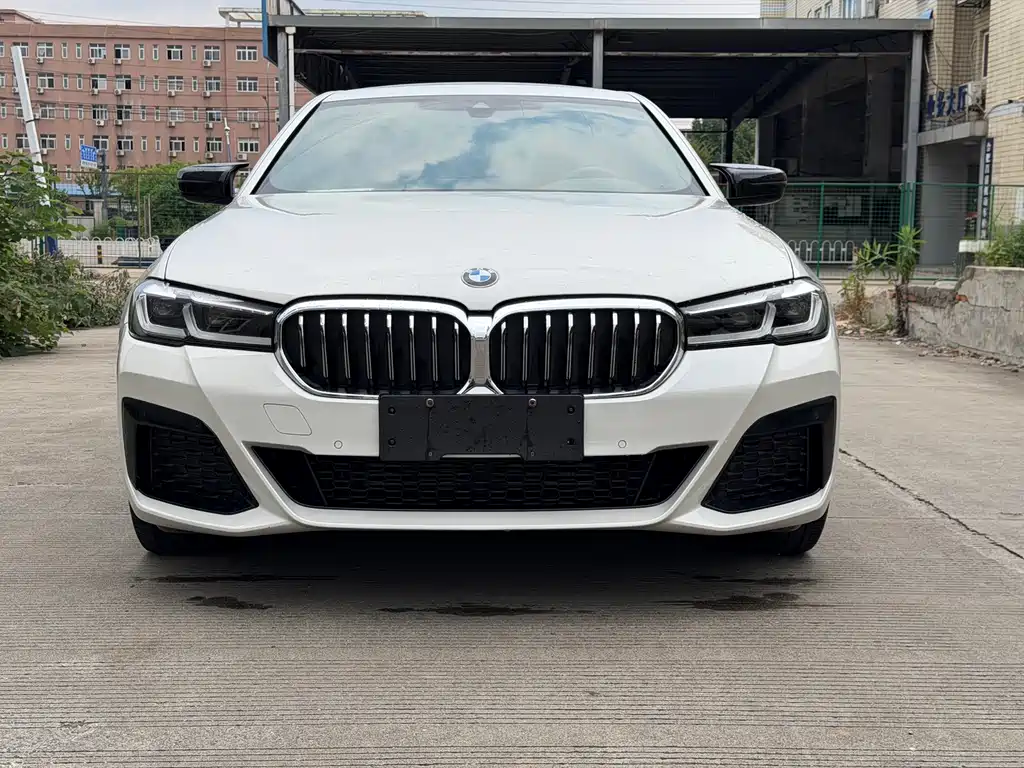 BMW 5 Series — фото 2