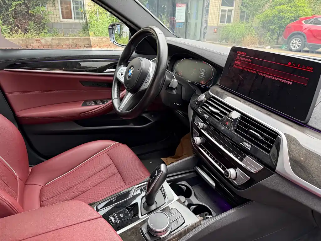 BMW 5 Series — фото 13