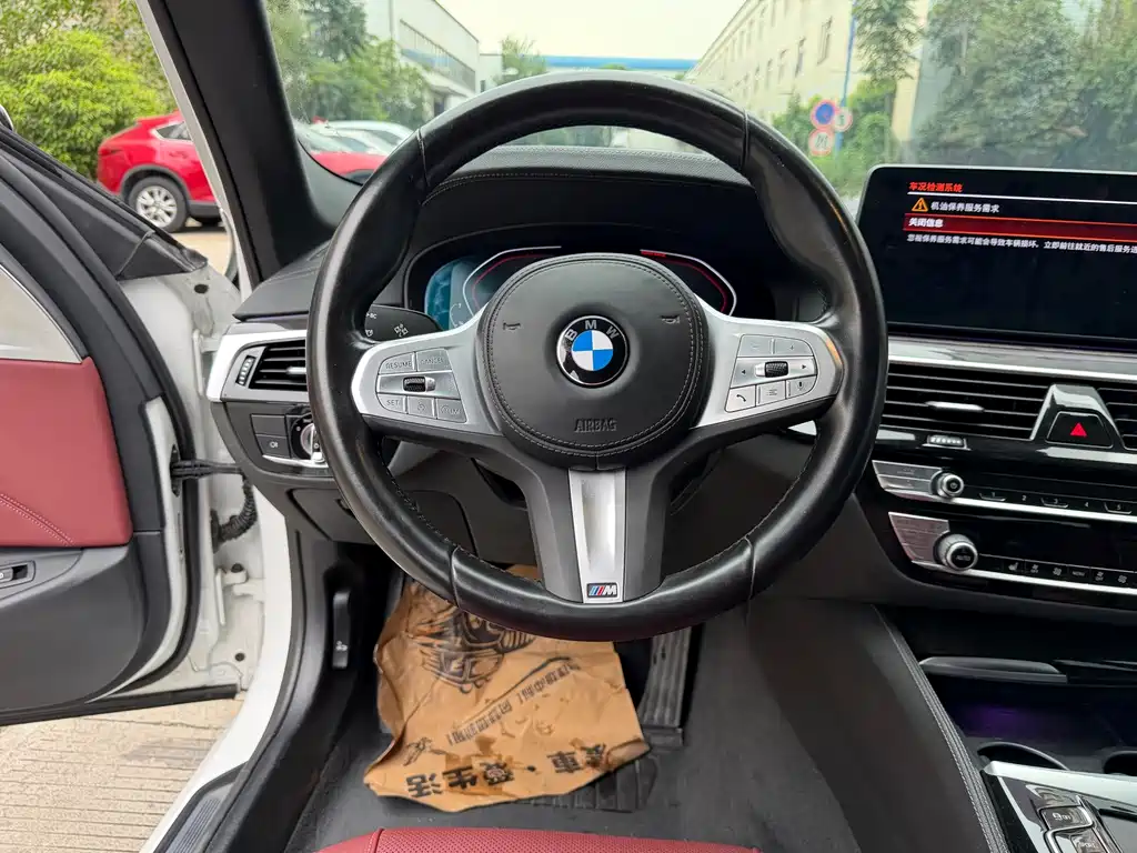 BMW 5 Series — фото 10