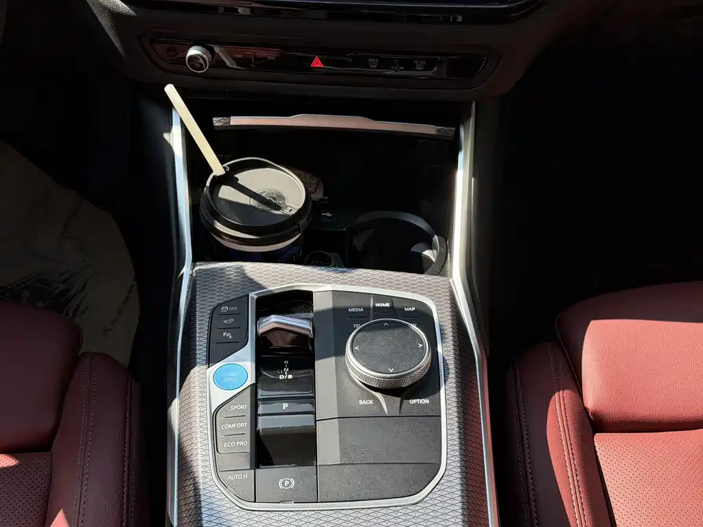 BMW i3 — фото 8